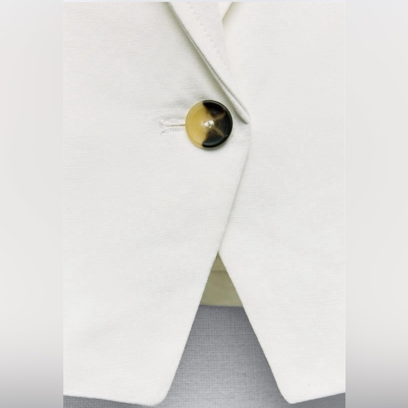 Linen blend crop blazer - Picture 3 of 5